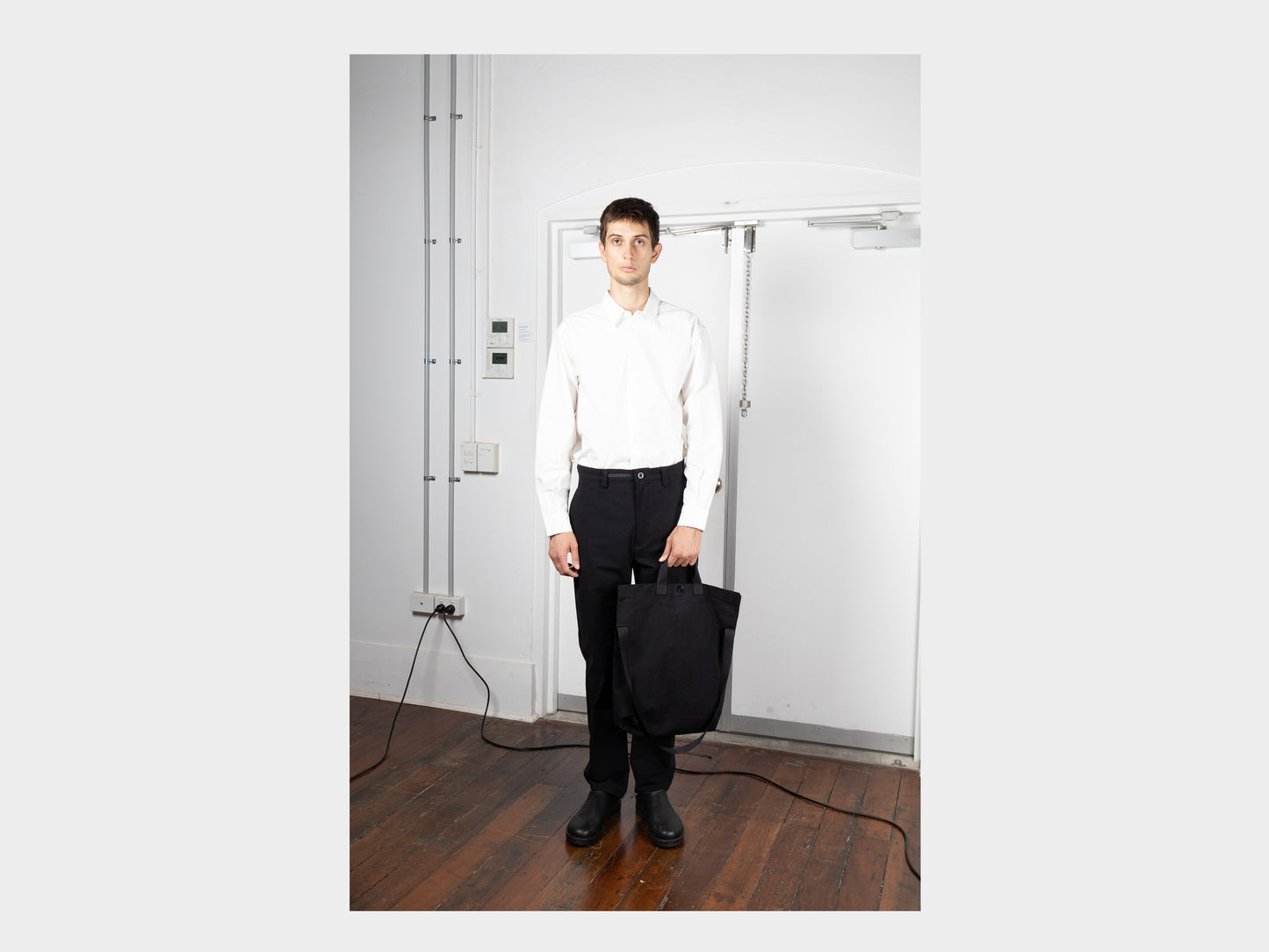 R0B1 "Multi Handle Tote" Black Wax