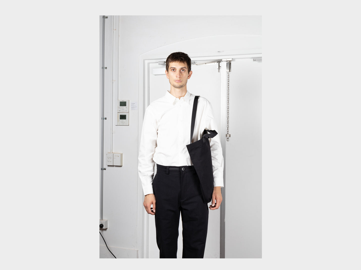 R0B1 "Multi Handle Tote" Black Wax