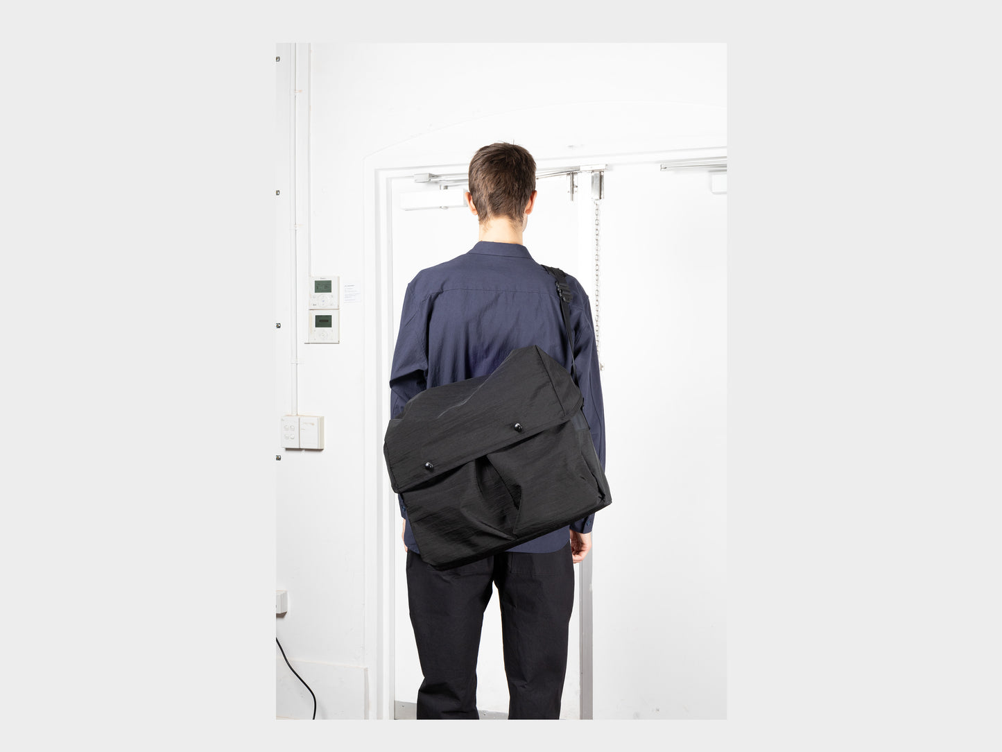 R0G2 "Snap Messenger" Black Nylon