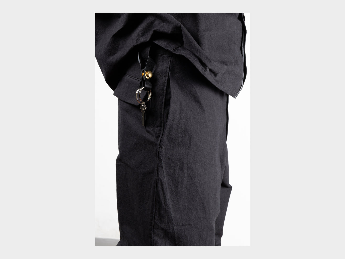 R0K1 "Snap Keyring Short" Black-Brass