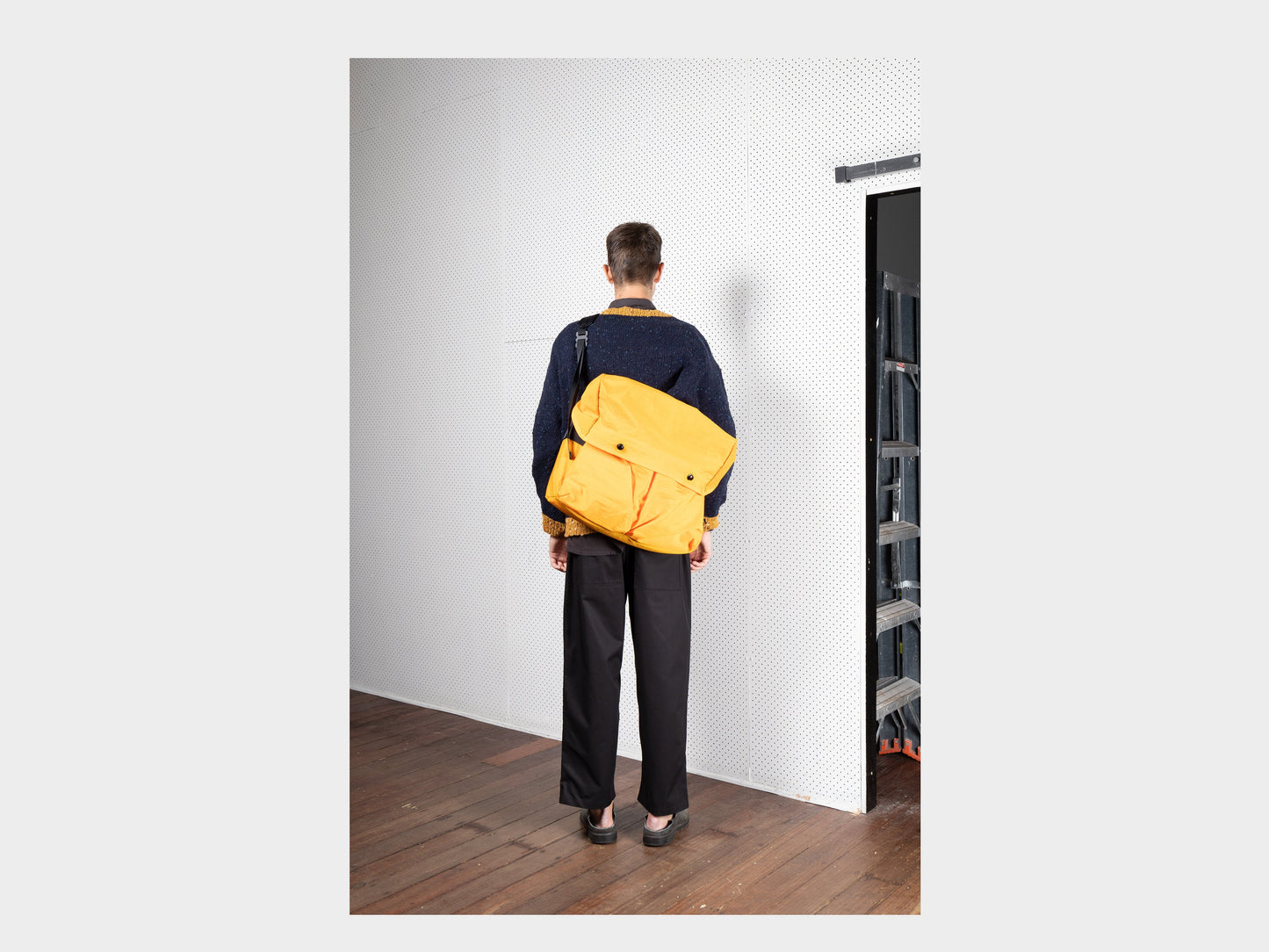 R17G2 "Snap Messenger" Neon Nylon