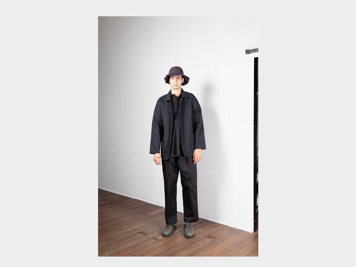 R17O2 "Coverall" Black Nubi
