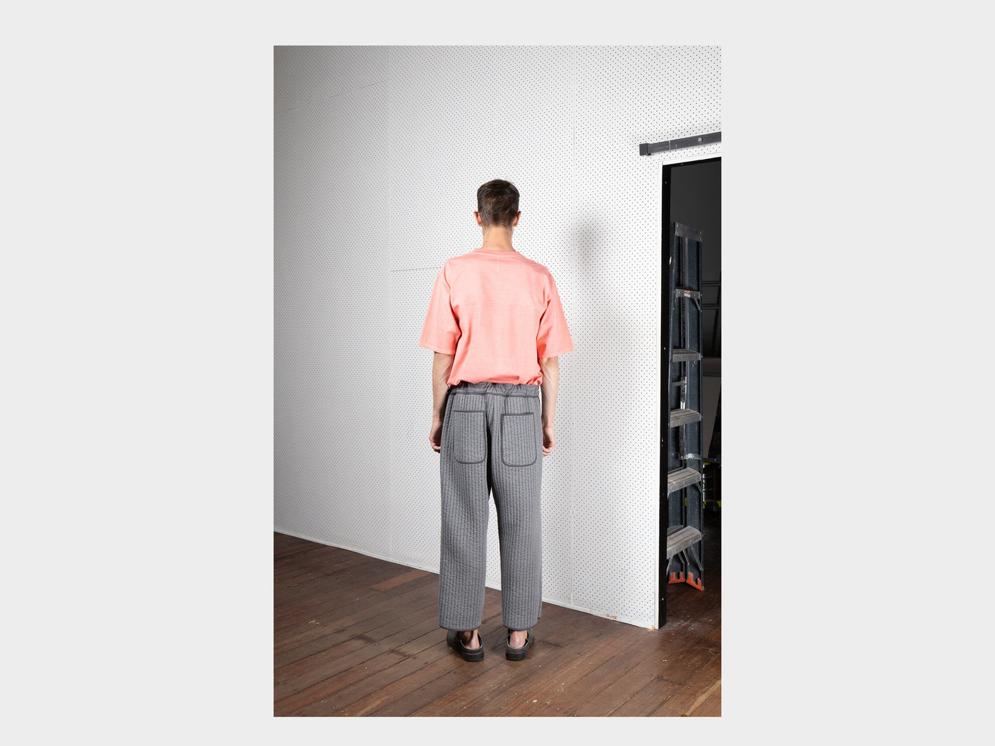 R17O6 "Easy Pants" Charcoal Nubi