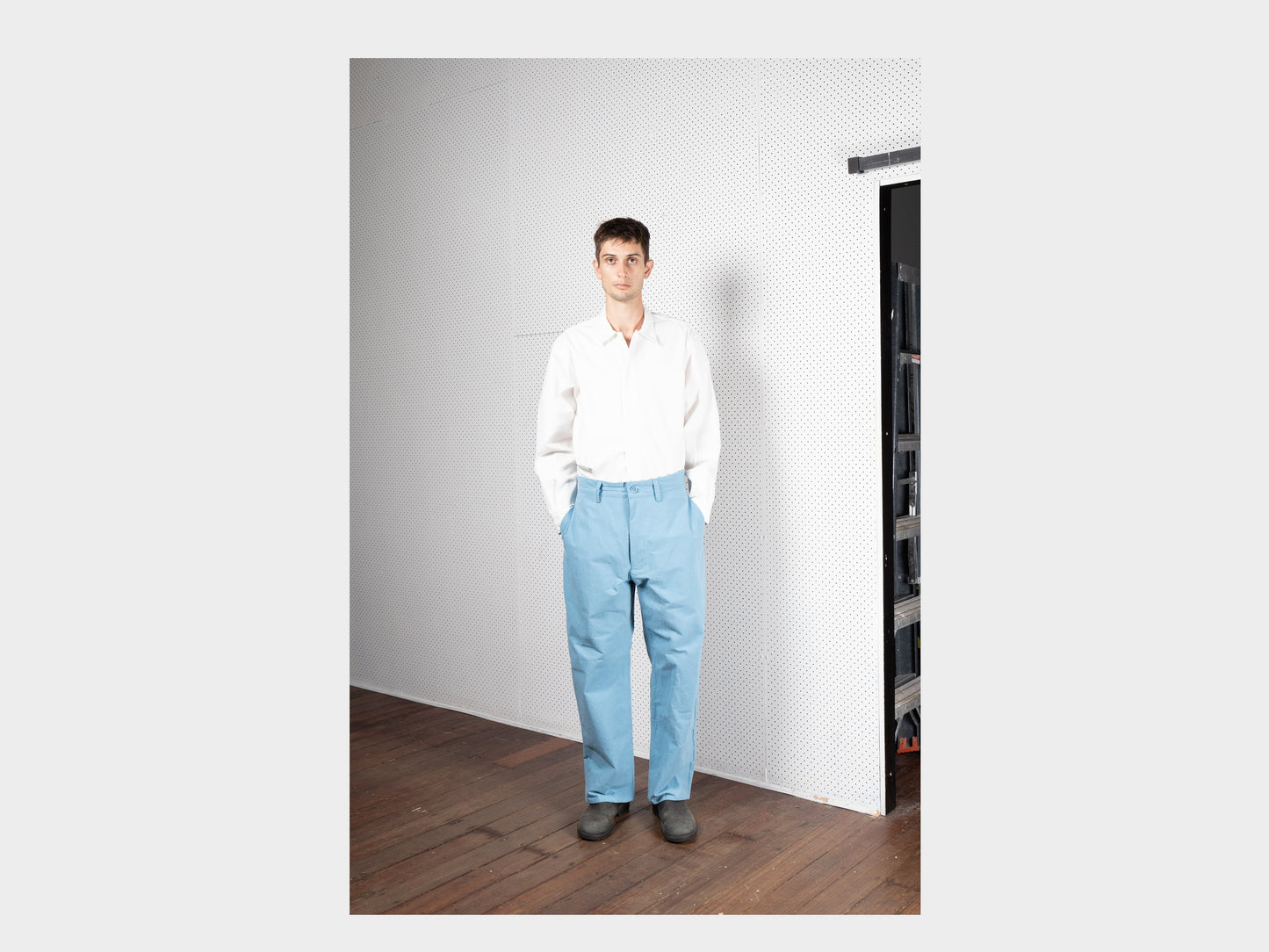 R17P4 "Wide Pants" Mineral Wax