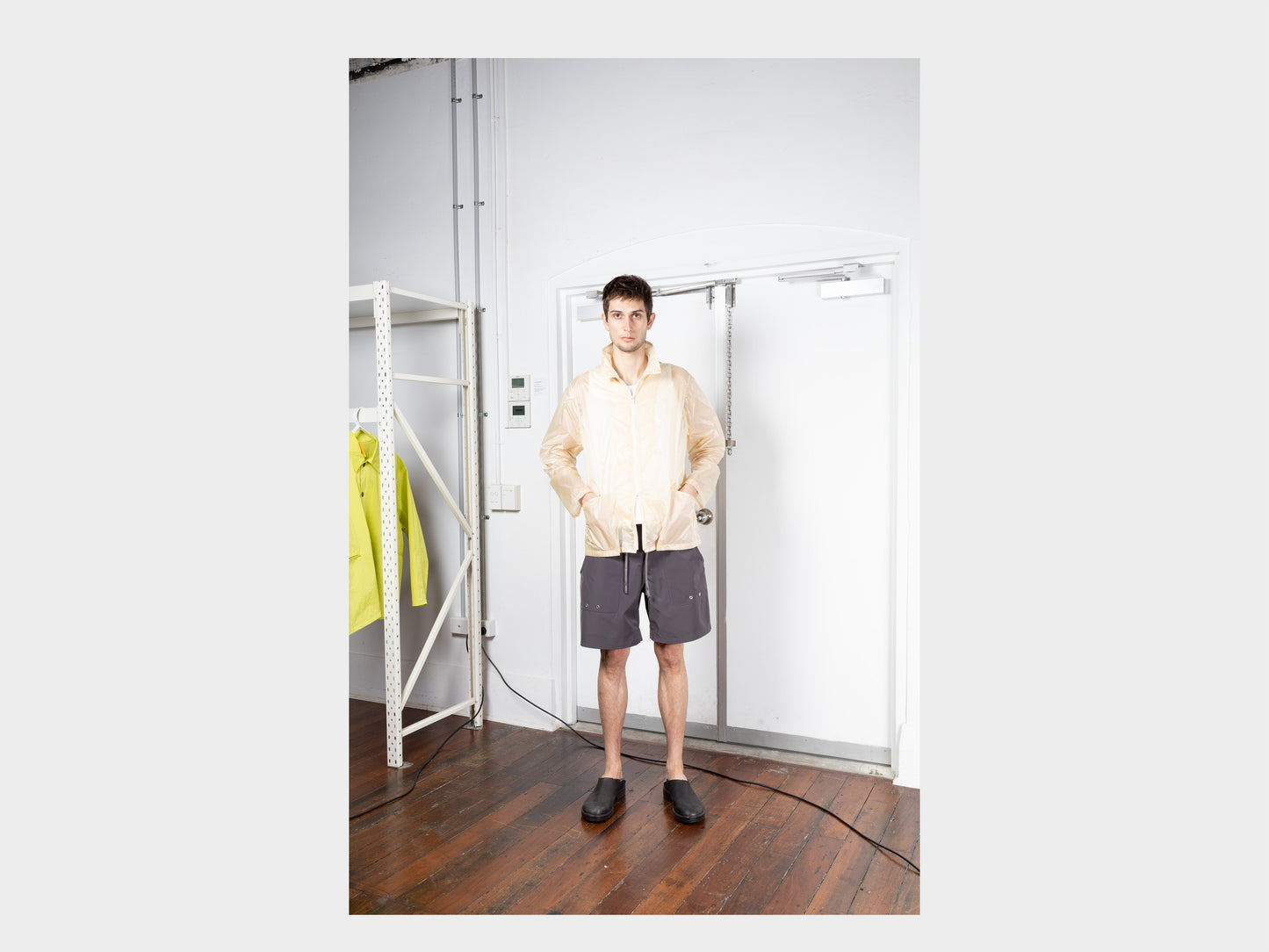 R18N3 "Track Shirt" Sand Track