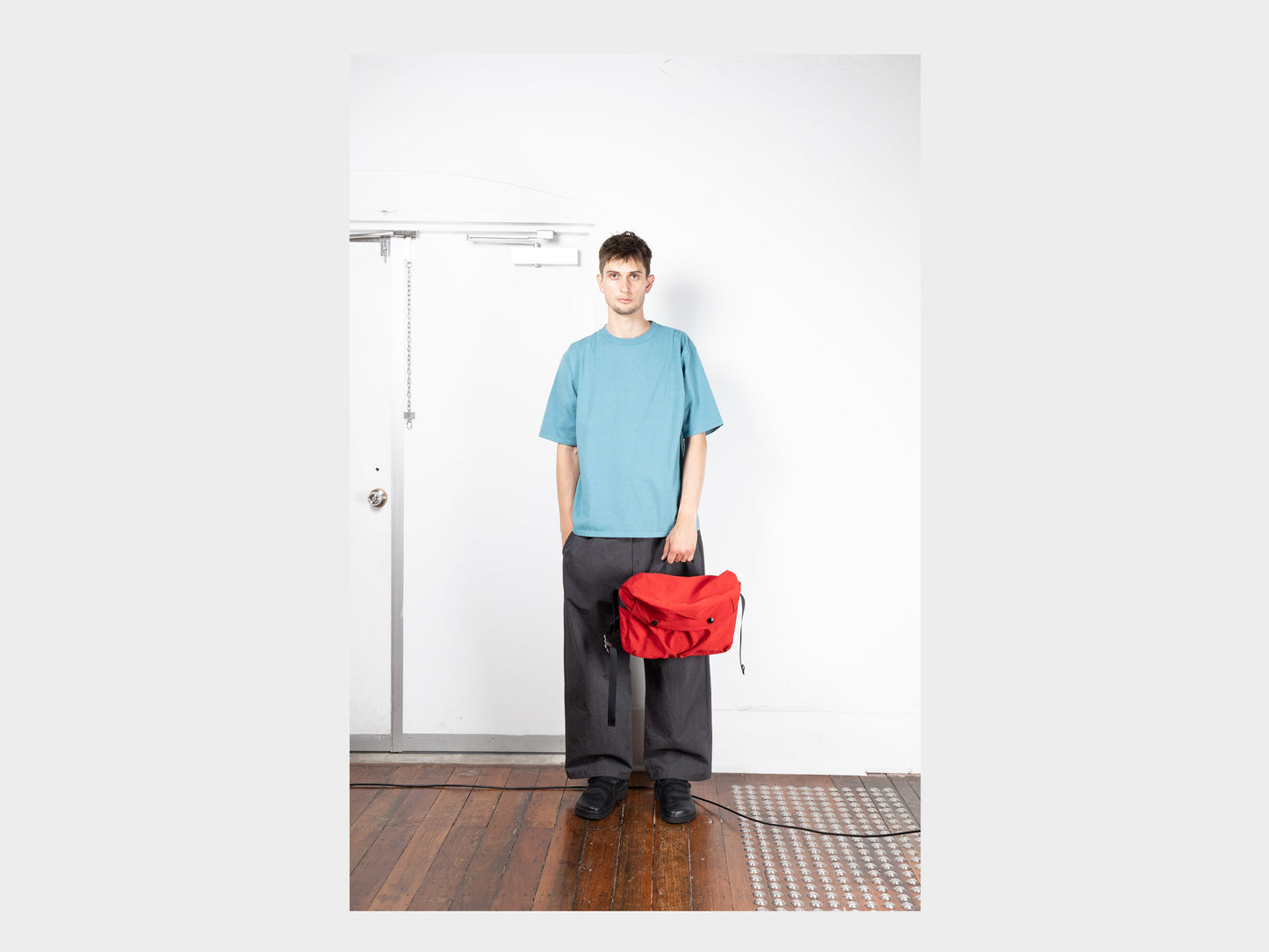 R19G4 "Mini Messenger" Waratah Nylon