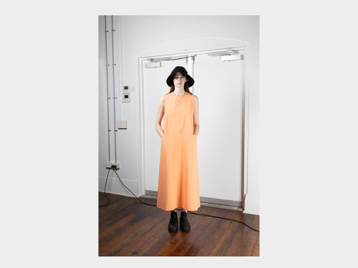 W-R16A5 "Round Dress" Horizon Weather