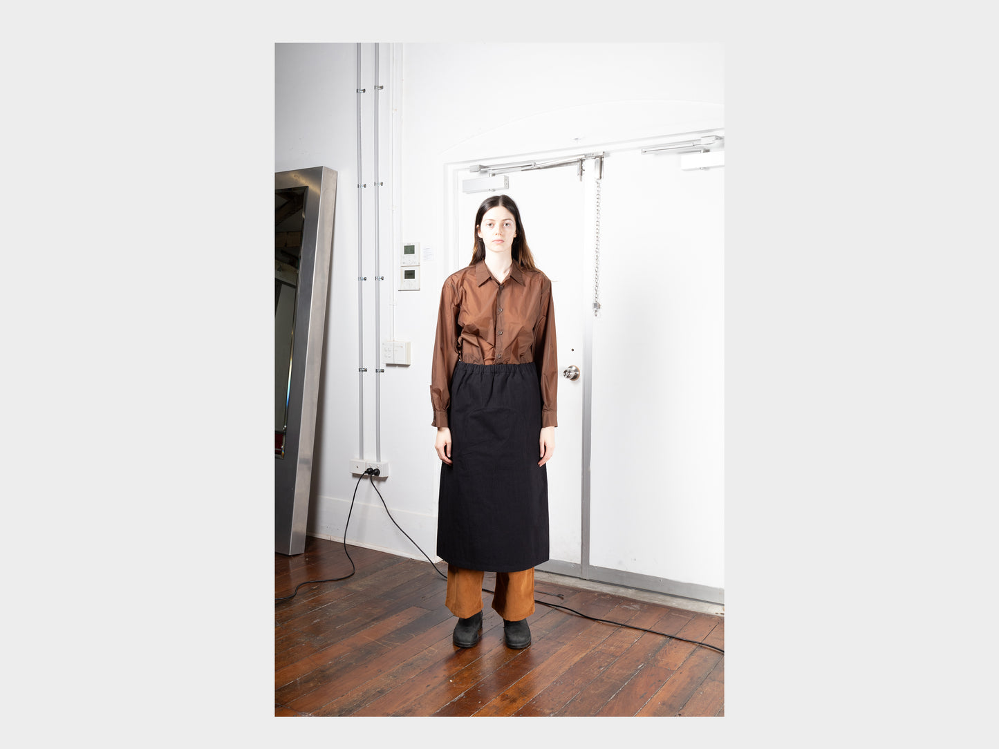 W-R16P8 "Straight Skirt" Black Wash