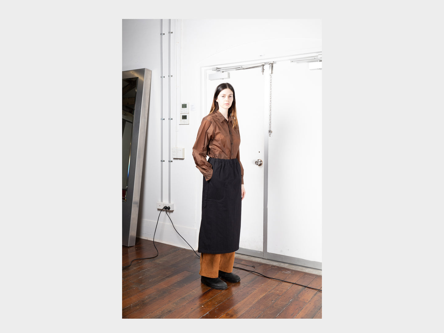 W-R16P8 "Straight Skirt" Black Wash