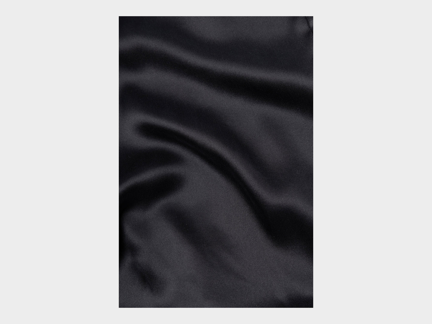 W-R18A5 "Slip" Black Saturn