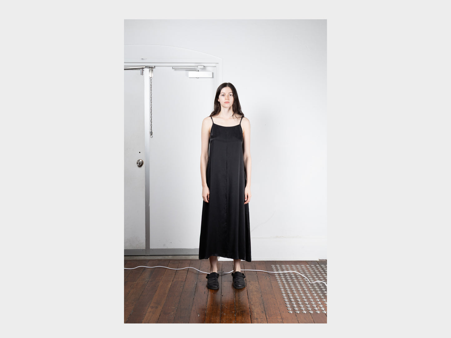 W-R18A5 "Slip" Black Saturn