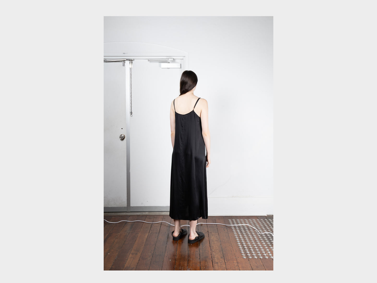 W-R18A5 "Slip" Black Saturn