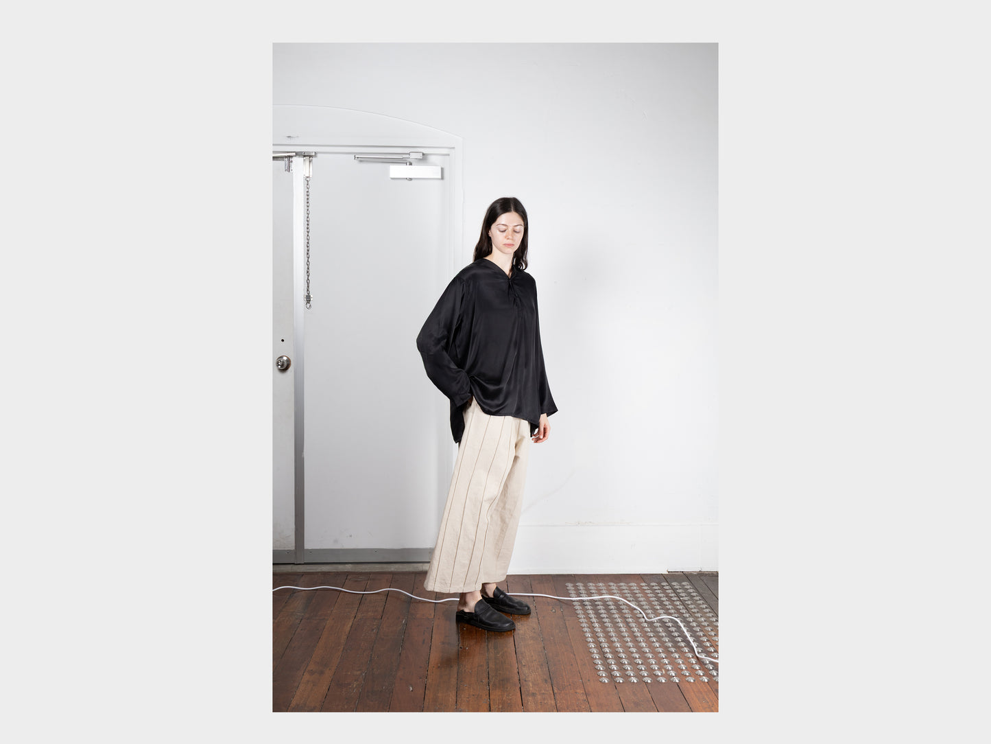 W-R18S2 "Arrow Shirt" Black Saturn