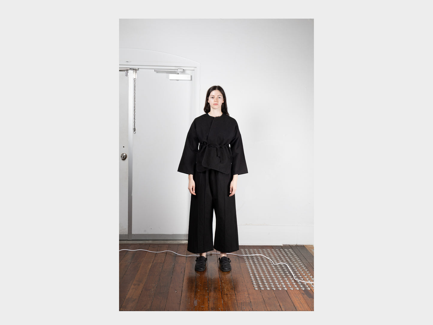 W-R18S7 "Cross Cardigan" Black Bamboo