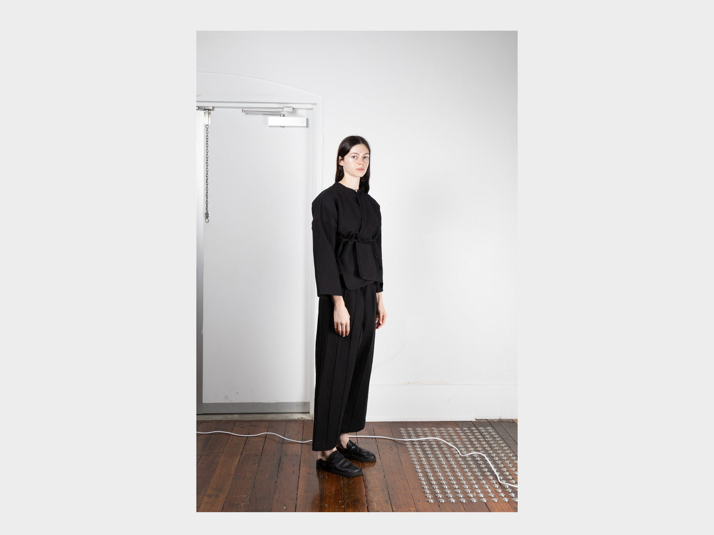 W-R18S7 "Cross Cardigan" Black Bamboo