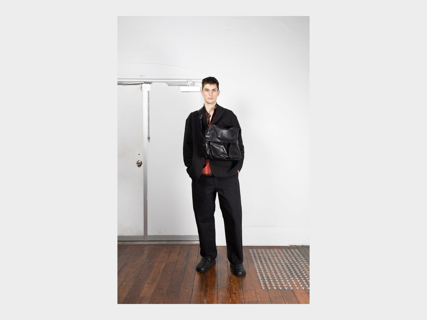 R20G4 "Mini Messenger" Black Hide