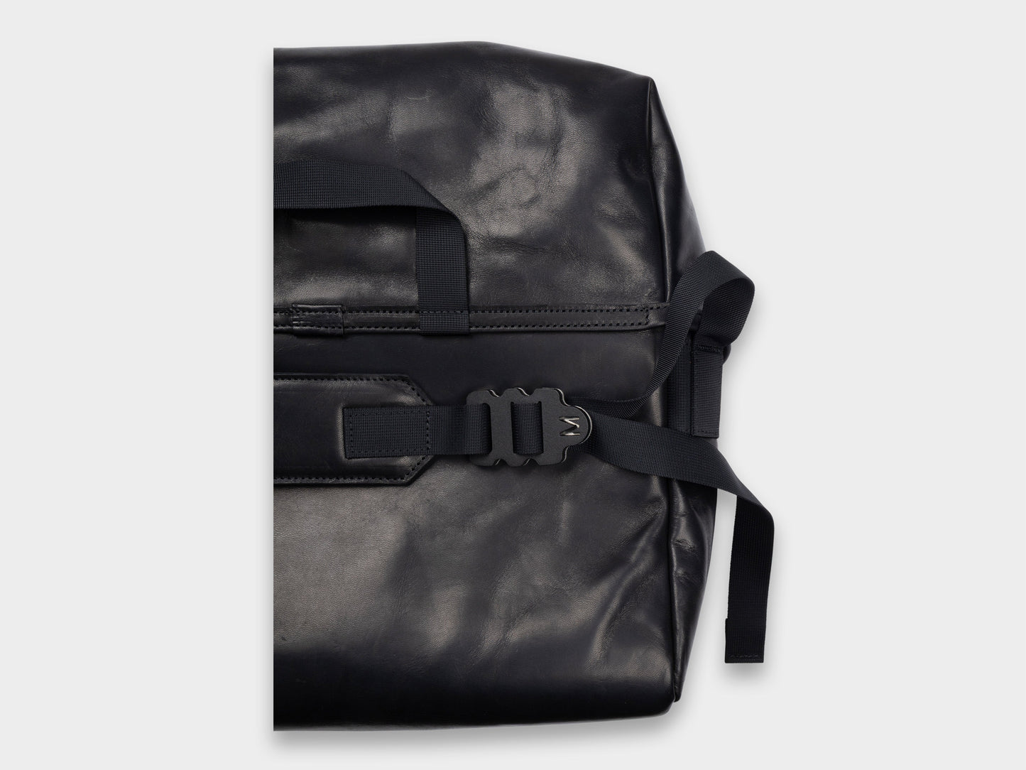 R20G4 "Mini Messenger" Black Hide
