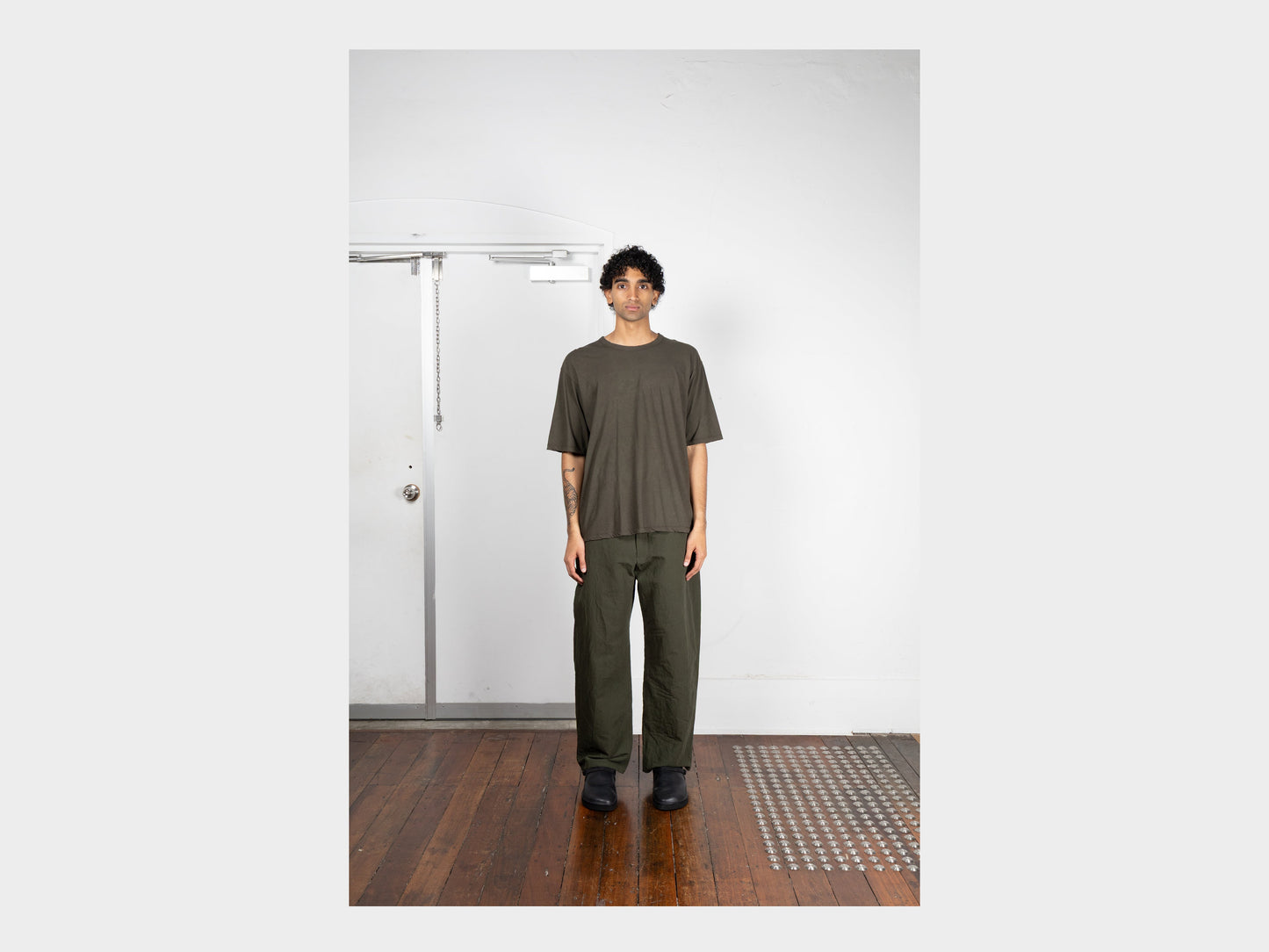 R20T5 "S/S Binder T-Shirt" Carbon