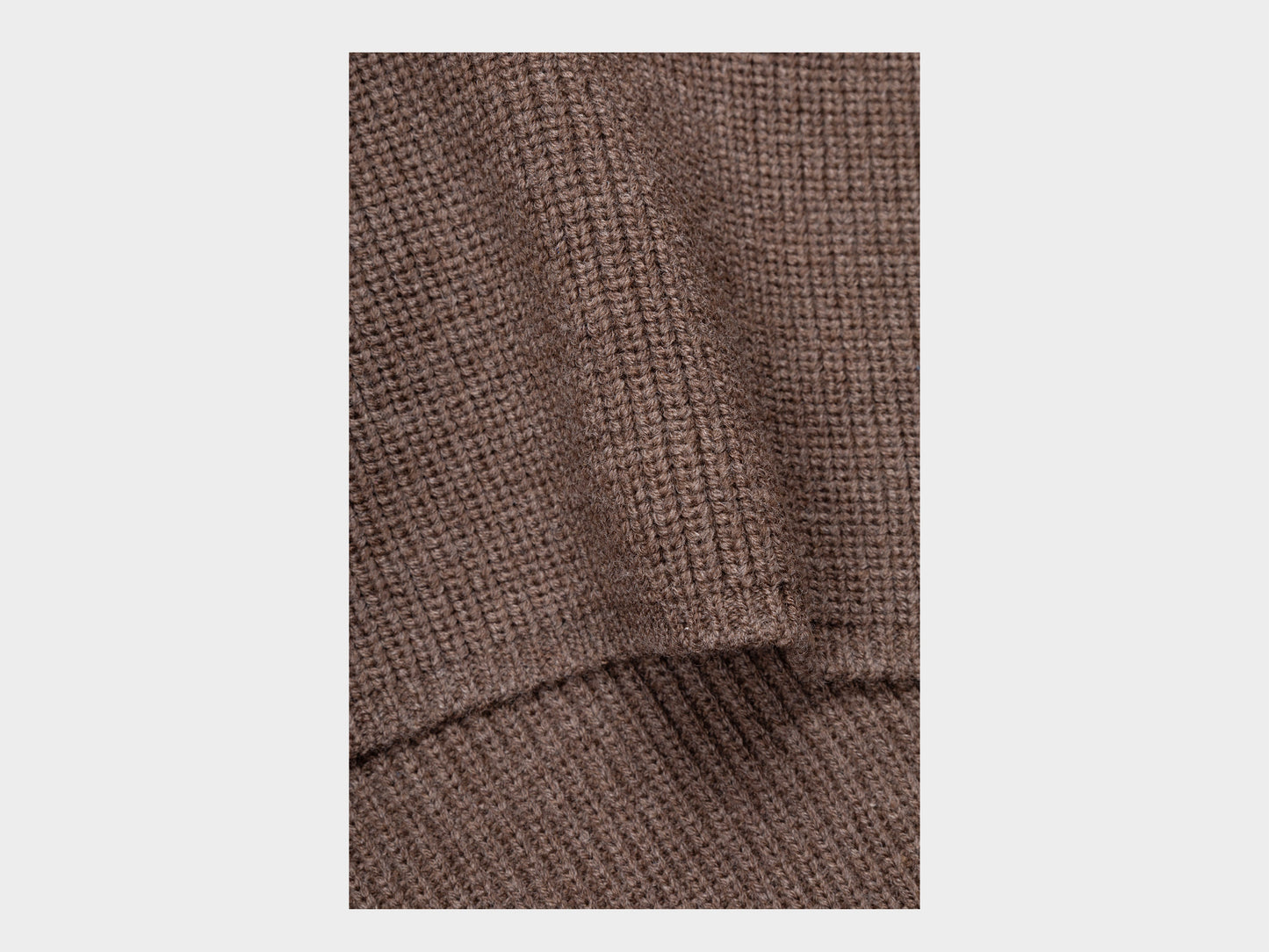 R21Z6 "Machine Knit" Black Sheep